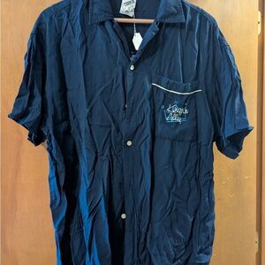 Warner Bros. Tazmanian Devil Men’s Bowling Button-Up Shirt